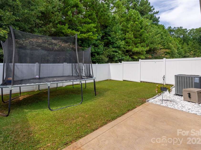 1647 Backcreek Lane, Gastonia, NC 28054.  MLS# CAR4295599, YatesRealty ID 29536. 