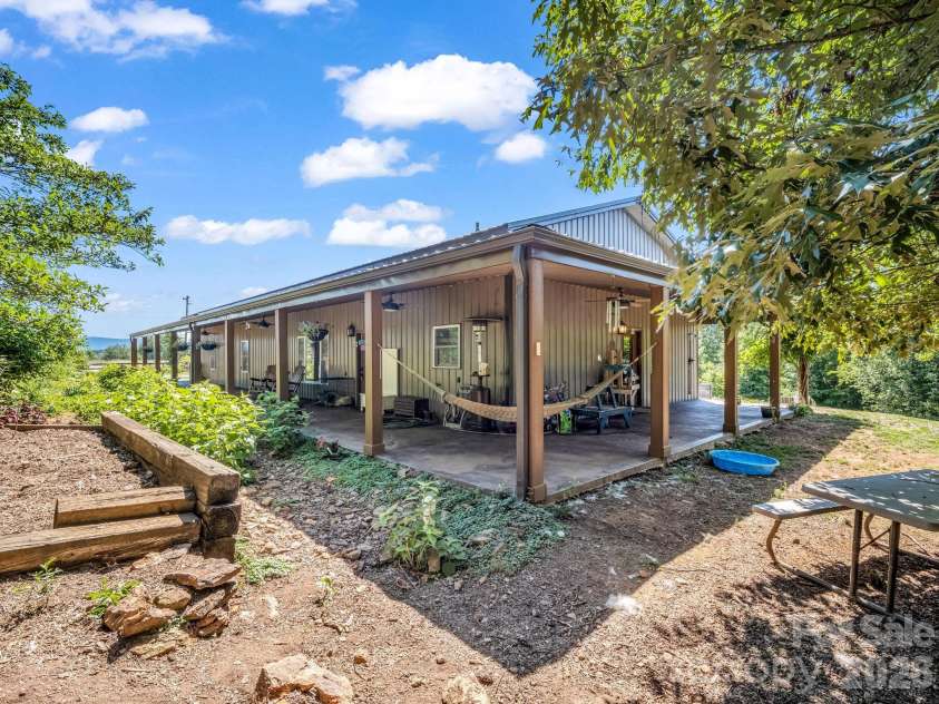 372 Horn Bottom Road, Forest City, NC 28043.  MLS# CAR4392370, YatesRealty ID 29536. 