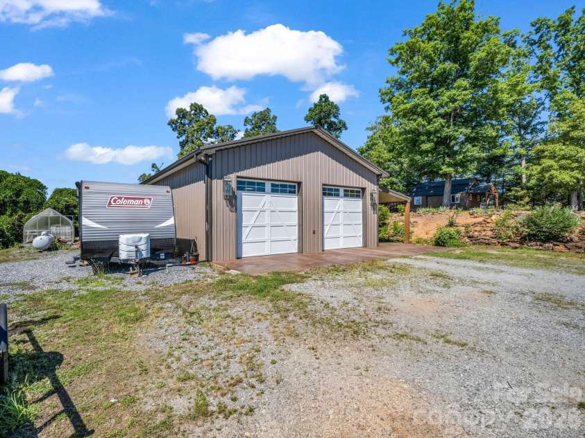 372 Horn Bottom Road, Forest City, NC 28043.  MLS# CAR4392370, YatesRealty ID 29536. 