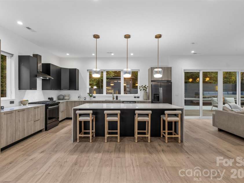 1631 Rama Road, Charlotte, NC 28211.  MLS# CAR4392427, YatesRealty ID 29538. 