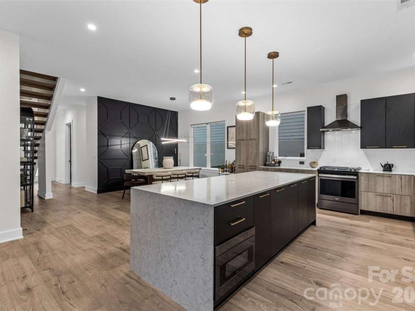 1631 Rama Road, Charlotte, NC 28211.  MLS# CAR4392427, YatesRealty ID 29538. 