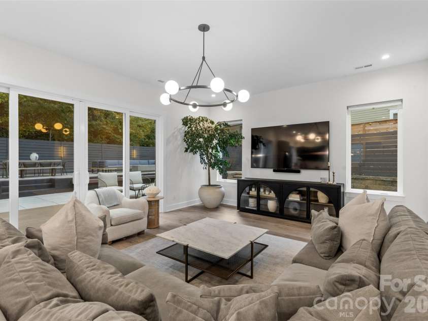 1631 Rama Road, Charlotte, NC 28211.  MLS# CAR4392427, YatesRealty ID 29538. 