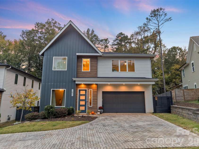 1631 Rama Road, Charlotte, NC 28211.  MLS# CAR4392427, YatesRealty ID 29538. 