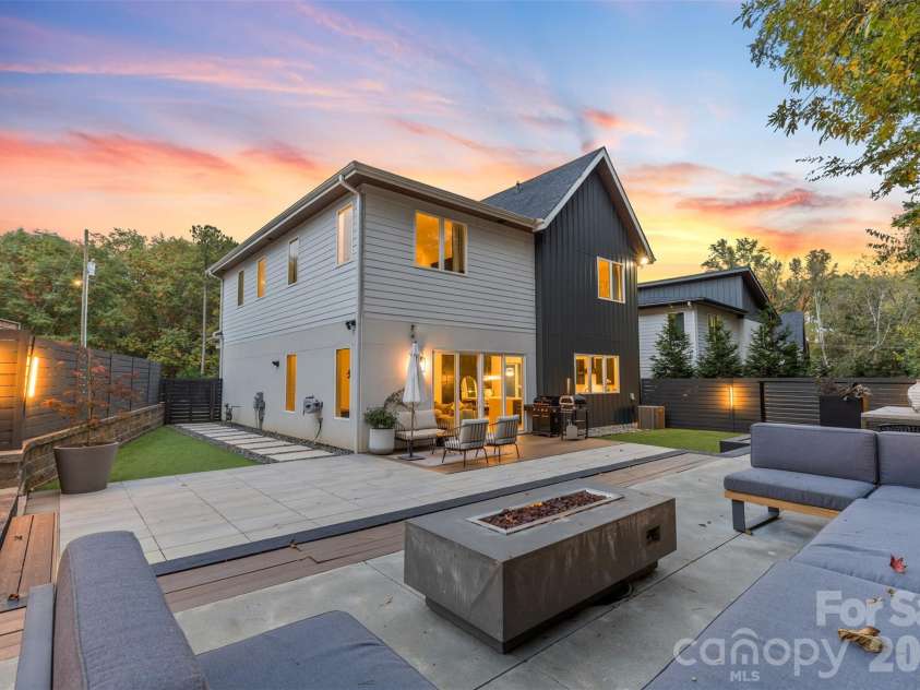 1631 Rama Road, Charlotte, NC 28211.  MLS# CAR4392427, YatesRealty ID 29538. 