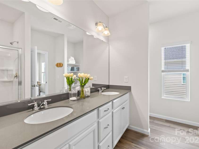 13920 Winmau Lane, Huntersville, NC 28078.  MLS# CAR4274504, YatesRealty ID 29539. En Suite