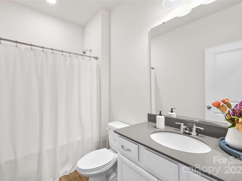 13920 Winmau Lane, Huntersville, NC 28078.  MLS# CAR4274504, YatesRealty ID 29539. Full Bathroom