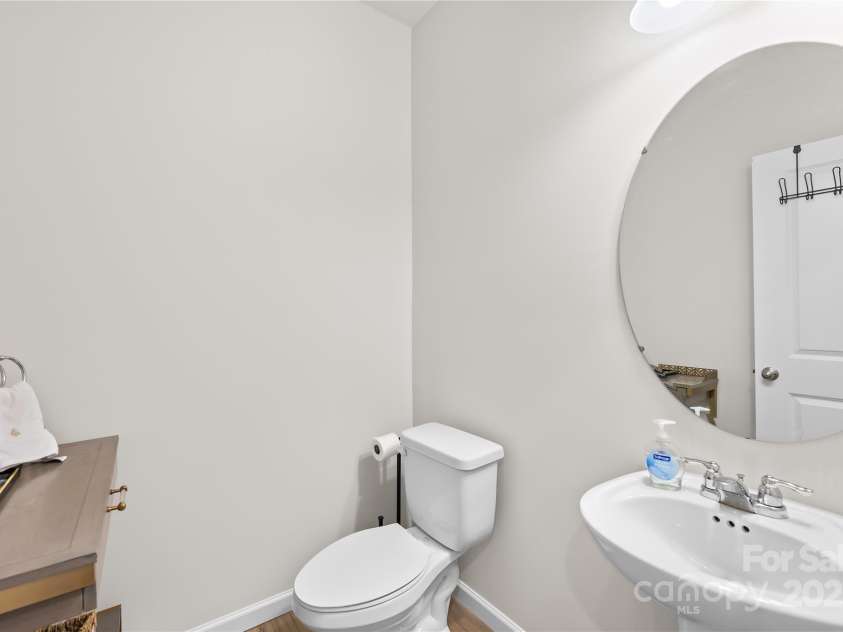 13920 Winmau Lane, Huntersville, NC 28078.  MLS# CAR4274504, YatesRealty ID 29539. Half Bathroom