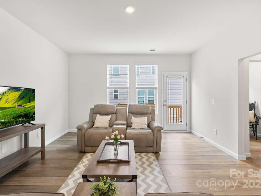 13920 Winmau Lane, Huntersville, NC 28078.  MLS# CAR4274504, YatesRealty ID 29539. Living room view from kitchen