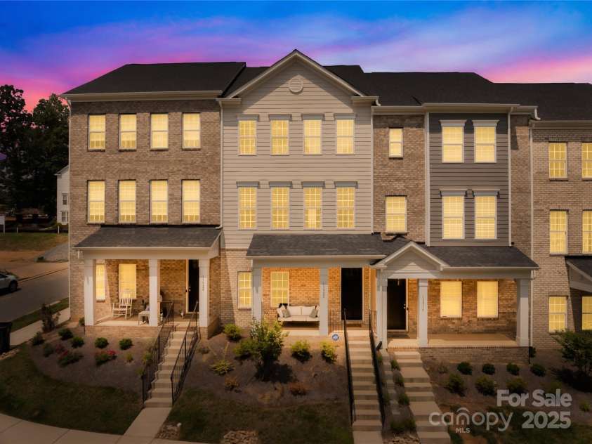 13920 Winmau Lane, Huntersville, NC 28078.  MLS# CAR4274504, YatesRealty ID 29539. Luxury Townhome without the Luxury Price Tag!