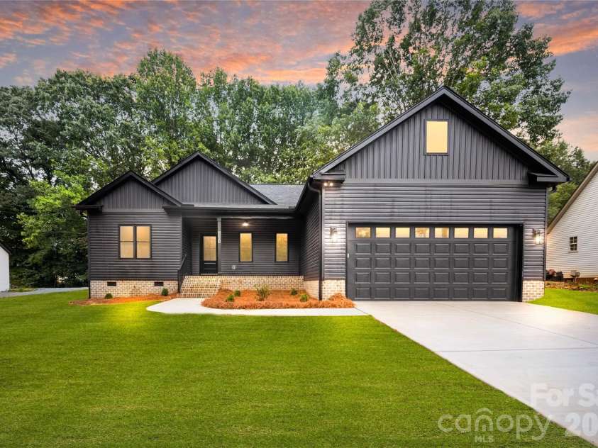 3301 Eva Drive, Concord, NC 28027.  MLS# CAR4392570, YatesRealty ID 29539. 