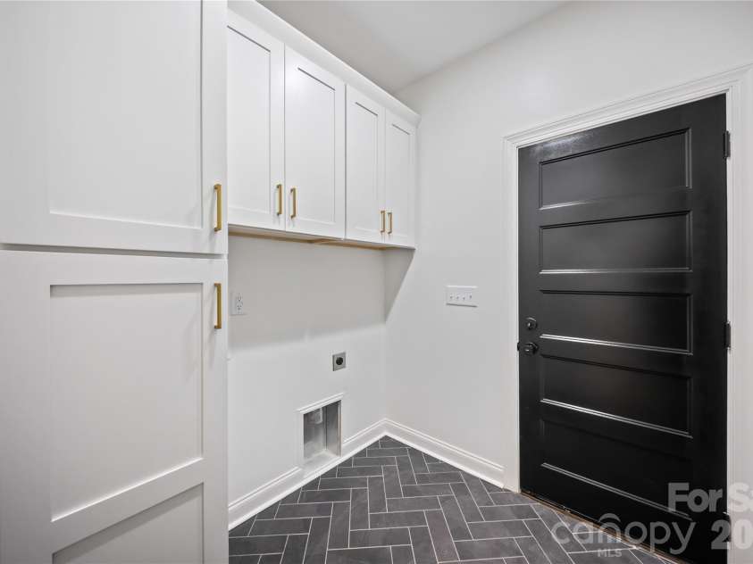 3301 Eva Drive, Concord, NC 28027.  MLS# CAR4392570, YatesRealty ID 29539. 