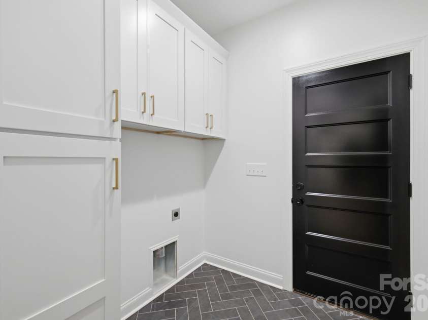 3301 Eva Drive, Concord, NC 28027.  MLS# CAR4416354, YatesRealty ID 29539. 
