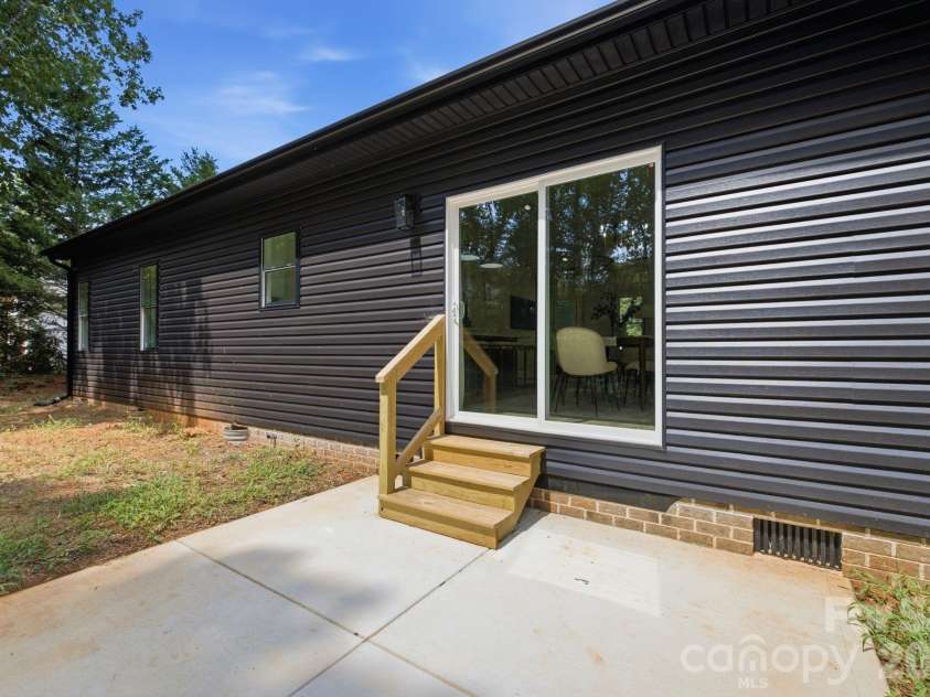 3301 Eva Drive, Concord, NC 28027.  MLS# CAR4416354, YatesRealty ID 29539. 