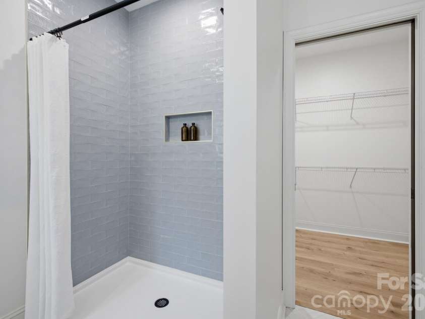 3301 Eva Drive, Concord, NC 28027.  MLS# CAR4416354, YatesRealty ID 29539. Primary Bath