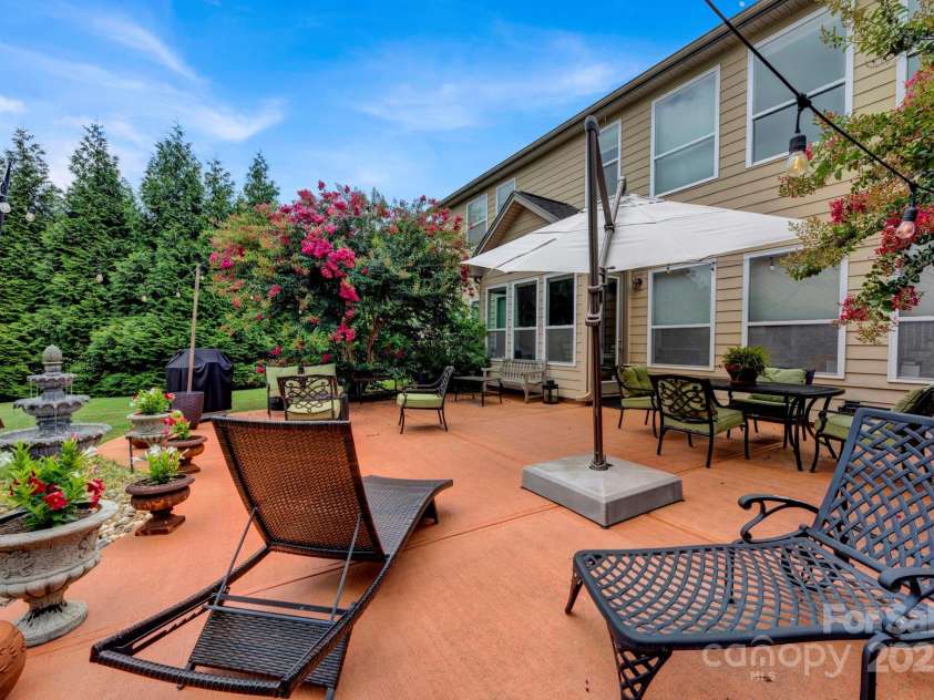 1066 Shelly Woods Drive, Fort Mill, SC 29707.  MLS# CAR4280567, YatesRealty ID 29540. 
