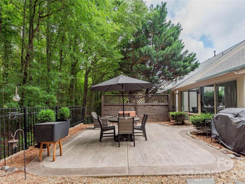 7330 Restoration Drive, Matthews, NC 28105.  MLS# CAR4392513, YatesRealty ID 29540. 