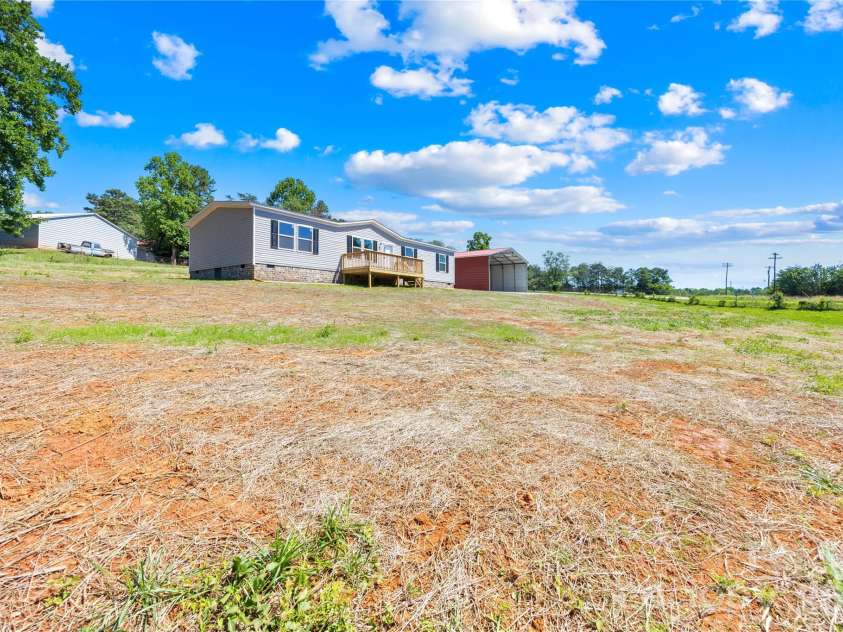 4051 10th Avenue Drive, Hickory, NC 28602.  MLS# CAR4392387, YatesRealty ID 29541. 