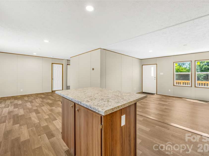 4051 10th Avenue Drive, Hickory, NC 28602.  MLS# CAR4392387, YatesRealty ID 29541. 