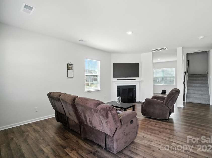 9404 Ketchum Drive, Gastonia, NC 28056.  MLS# CAR4280886, YatesRealty ID 29541. 