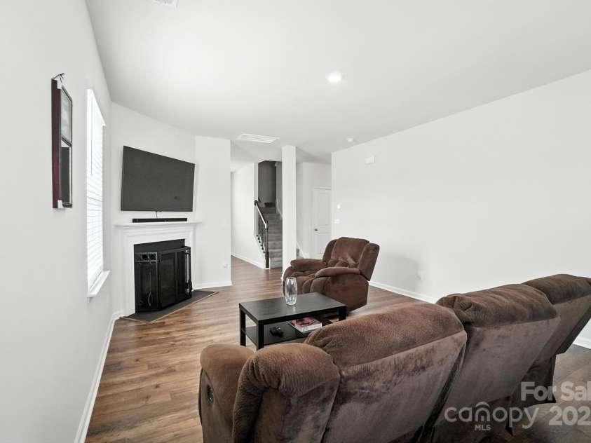 9404 Ketchum Drive, Gastonia, NC 28056.  MLS# CAR4280886, YatesRealty ID 29541. 