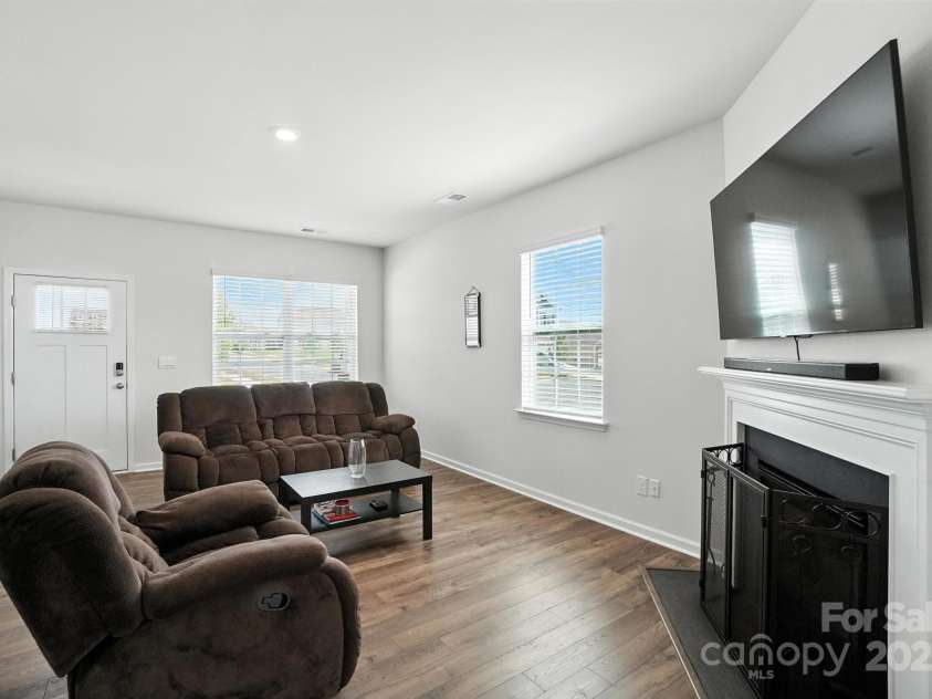 9404 Ketchum Drive, Gastonia, NC 28056.  MLS# CAR4280886, YatesRealty ID 29541. 