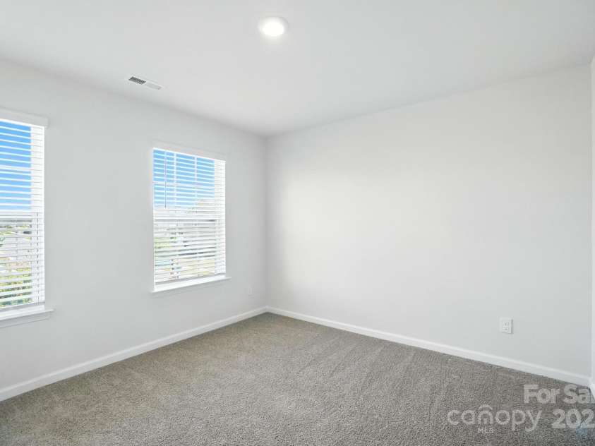 9404 Ketchum Drive, Gastonia, NC 28056.  MLS# CAR4280886, YatesRealty ID 29541. 