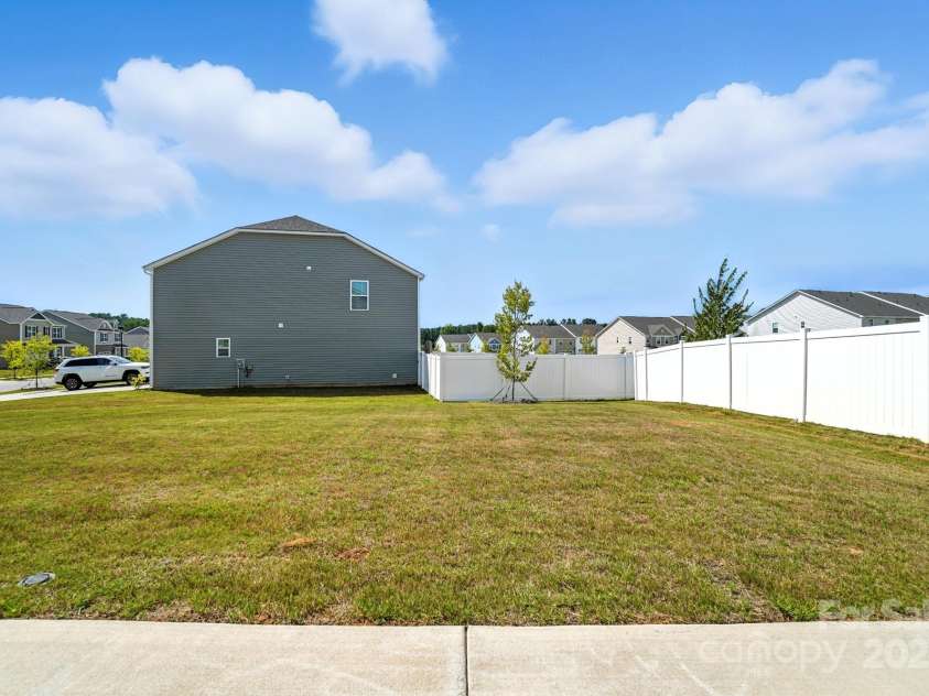 9404 Ketchum Drive, Gastonia, NC 28056.  MLS# CAR4280886, YatesRealty ID 29541. 