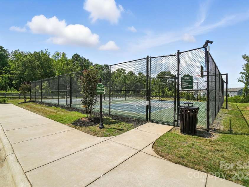 9404 Ketchum Drive, Gastonia, NC 28056.  MLS# CAR4280886, YatesRealty ID 29541. 