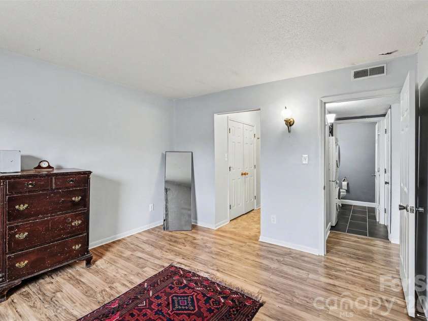 121 Carriage House Drive, Kannapolis, NC 28081.  MLS# CAR4392515, YatesRealty ID 29542. 