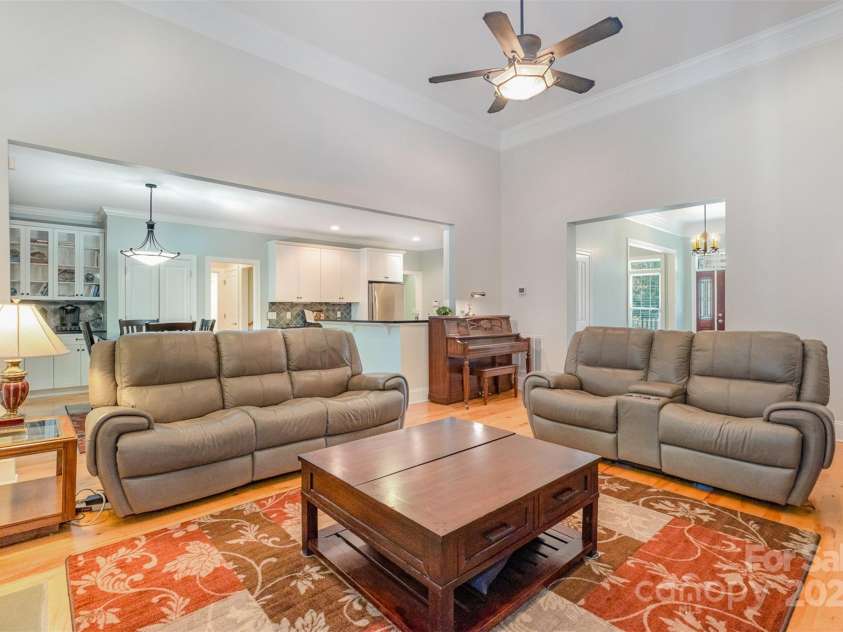 133 Waterbury Drive, Mooresville, NC 28117.  MLS# CAR4284733, YatesRealty ID 29543. 