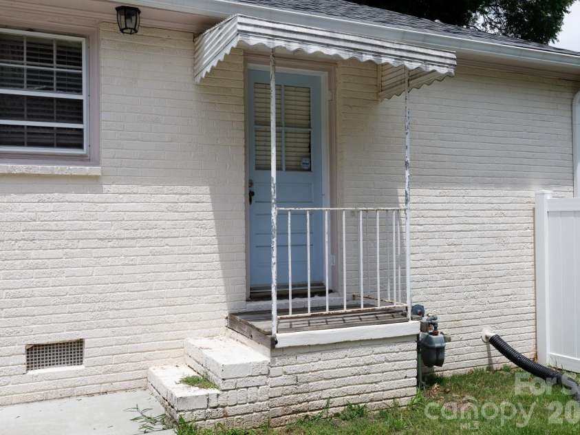 148 Reid Street, Rock Hill, SC 29730.  MLS# CAR4392708, YatesRealty ID 29544. 