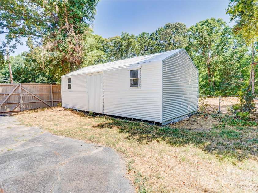 306 Correll Street, Landis, NC 28088.  MLS# CAR4285340, YatesRealty ID 29544. 