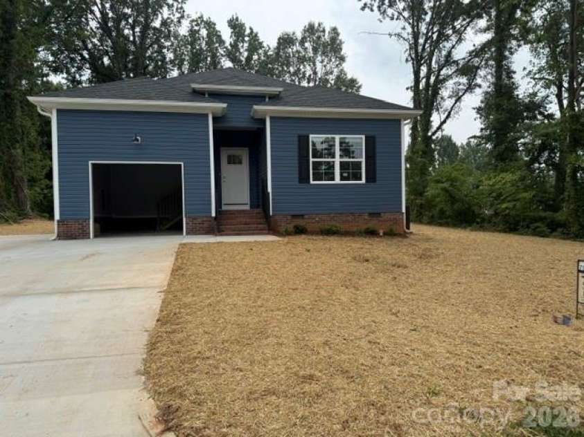 1615 Lee Street, Salisbury, NC 28144.  MLS# CAR4392709, YatesRealty ID 29545. FRONT VIEW