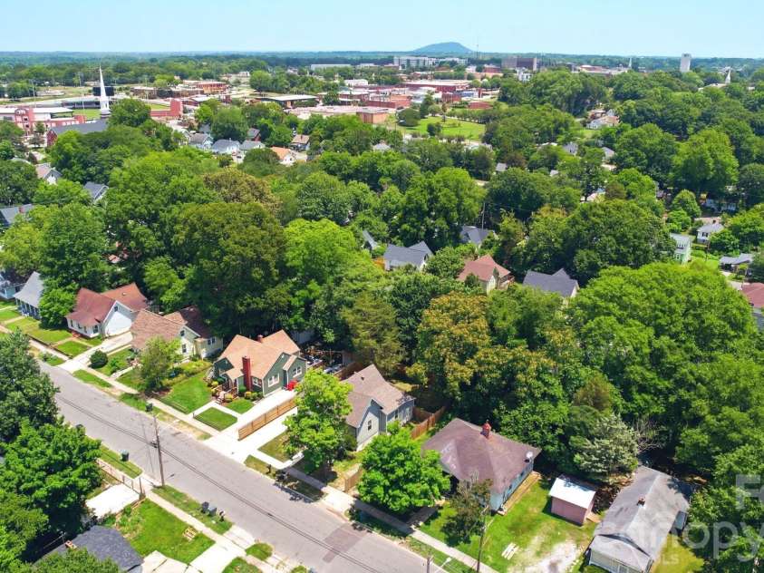 314 Weldon Street, Gastonia, NC 28052.  MLS# CAR4392699, YatesRealty ID 29546. Location, Location, Location!