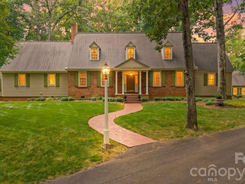 5400 Dartmoor Street, Winston Salem, NC 27106.  MLS# CAR4392717, YatesRealty ID 29547. 