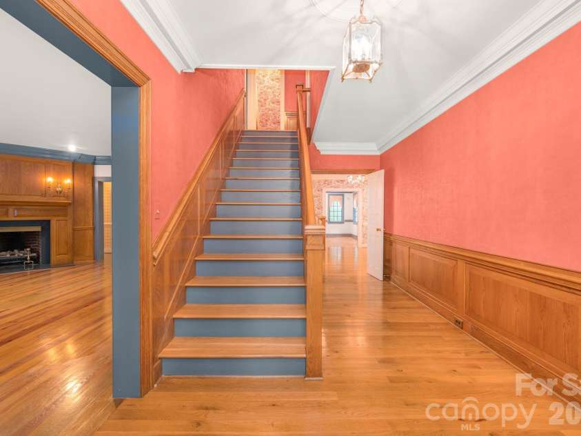5400 Dartmoor Street, Winston Salem, NC 27106.  MLS# CAR4392717, YatesRealty ID 29547. 