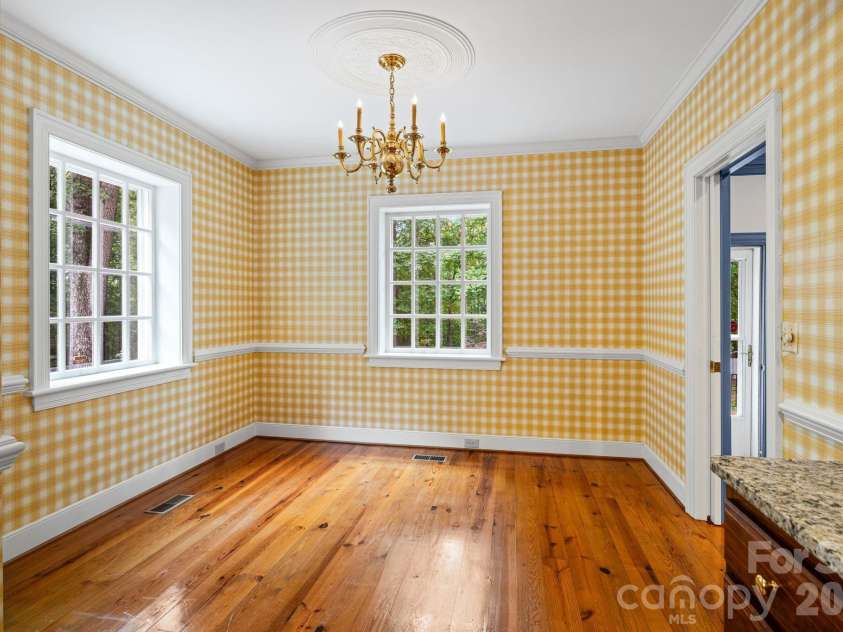 5400 Dartmoor Street, Winston Salem, NC 27106.  MLS# CAR4392717, YatesRealty ID 29547. 