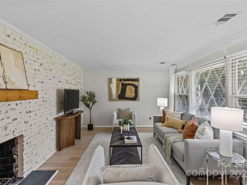 5329 Valley Forge Road, Charlotte, NC 28210.  MLS# CAR4269436, YatesRealty ID 29548. Character with a Modern Touch