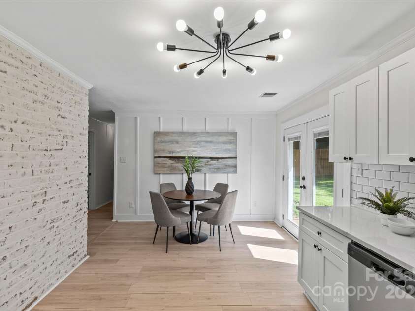 5329 Valley Forge Road, Charlotte, NC 28210.  MLS# CAR4269436, YatesRealty ID 29548. Kitchen
