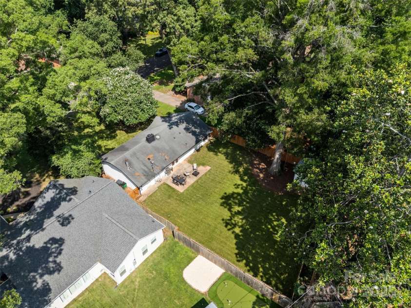 5329 Valley Forge Road, Charlotte, NC 28210.  MLS# CAR4269436, YatesRealty ID 29548. Large, flat lot