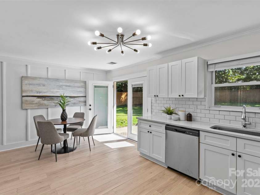 5329 Valley Forge Road, Charlotte, NC 28210.  MLS# CAR4269436, YatesRealty ID 29548. Outdoor Living Access