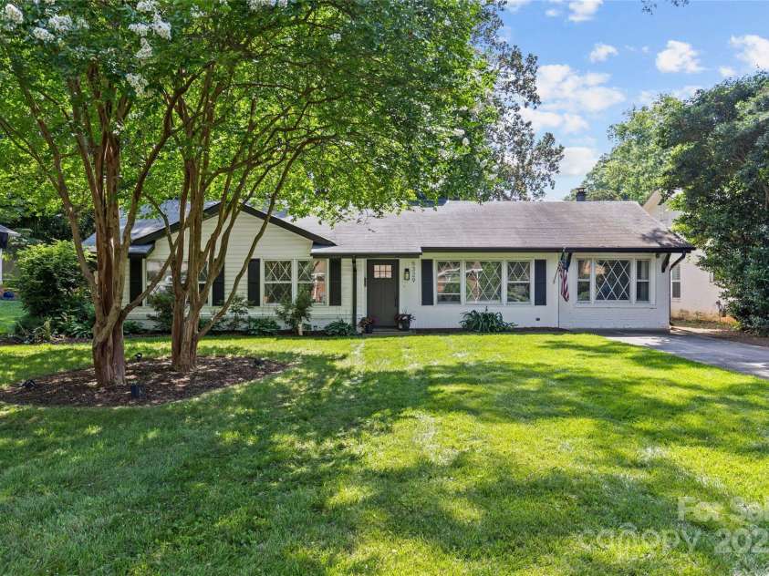 5329 Valley Forge Road, Charlotte, NC 28210.  MLS# CAR4269436, YatesRealty ID 29548. Stunning Curb Appeal