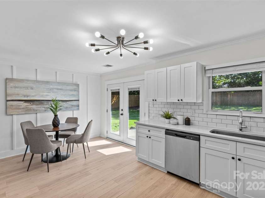 5329 Valley Forge Road, Charlotte, NC 28210.  MLS# CAR4269436, YatesRealty ID 29548. Thoughtful Updates
