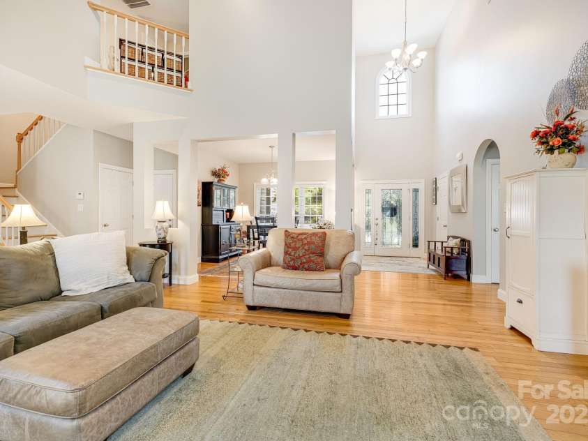 600 Vista Falls Road, Mills River, NC 28759.  MLS# CAR4178786, YatesRealty ID 29549. 