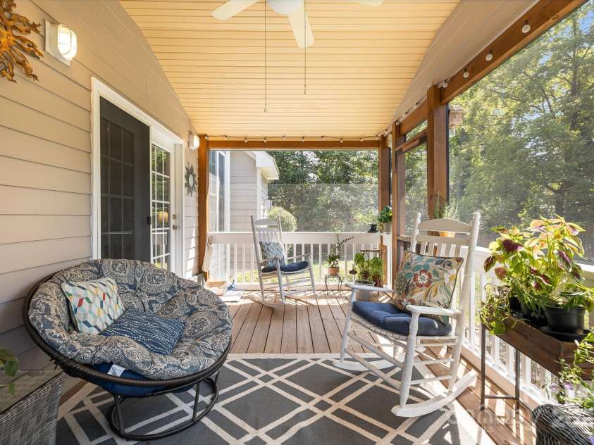 600 Vista Falls Road, Mills River, NC 28759.  MLS# CAR4178786, YatesRealty ID 29549. 