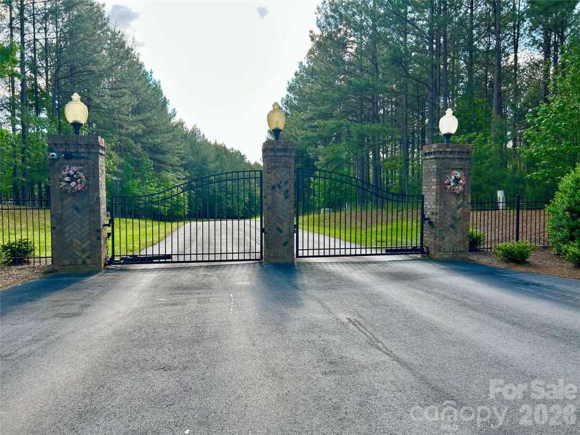 129 Water Oak Way, Mount Gilead, NC 27306.  MLS# CAR4351475, YatesRealty ID 2955. 
