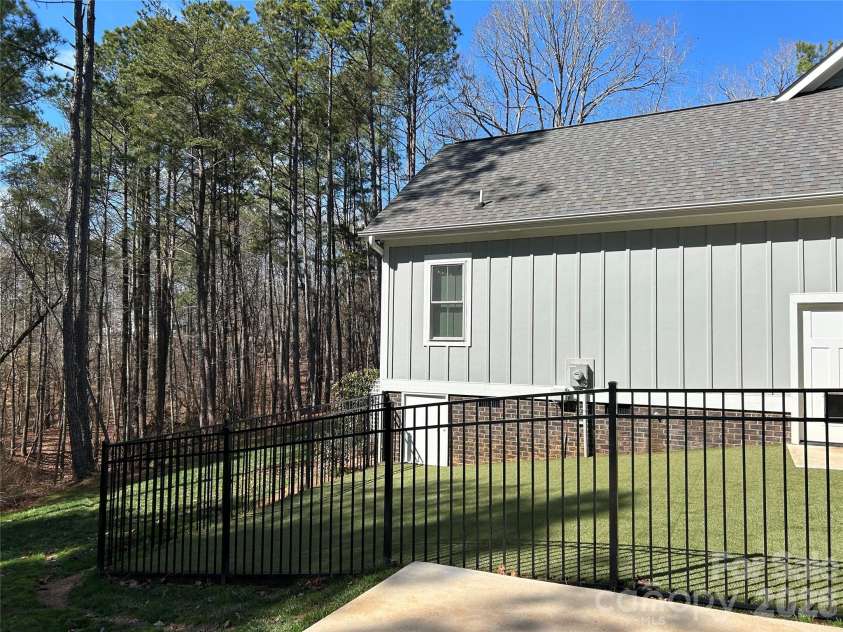 129 Water Oak Way, Mount Gilead, NC 27306.  MLS# CAR4351475, YatesRealty ID 2955. 