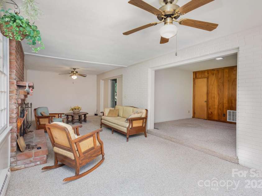 324 Club House Drive, Salisbury, NC 28144.  MLS# CAR4168854, YatesRealty ID 2955. Family Room