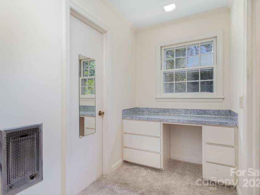 324 Club House Drive, Salisbury, NC 28144.  MLS# CAR4168854, YatesRealty ID 2955. Make-Up Vanity