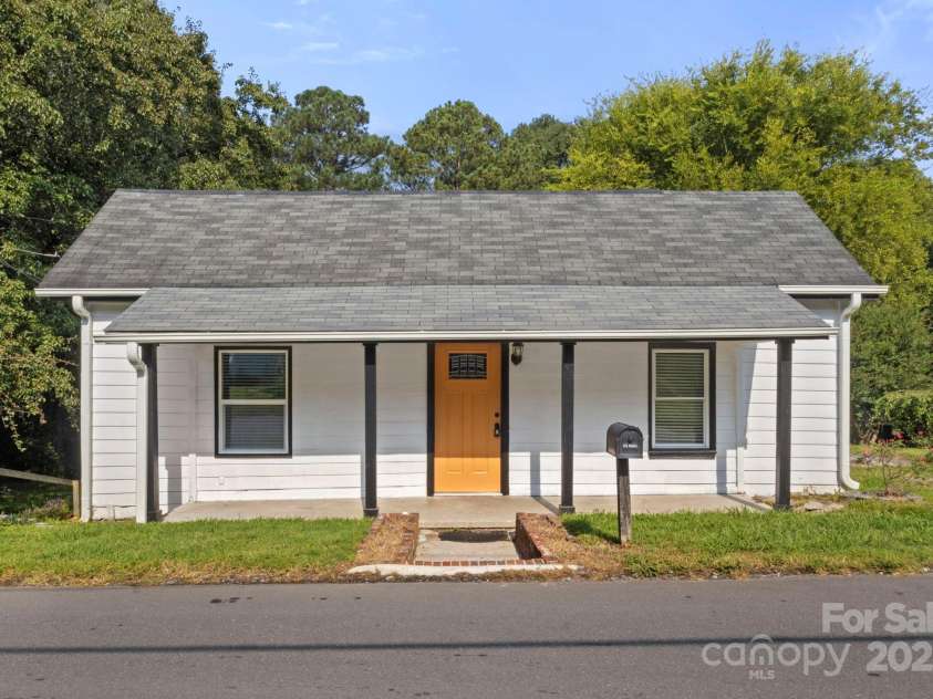 79 May Street, Gastonia, NC 28052.  MLS# CAR4300555, YatesRealty ID 2955. 